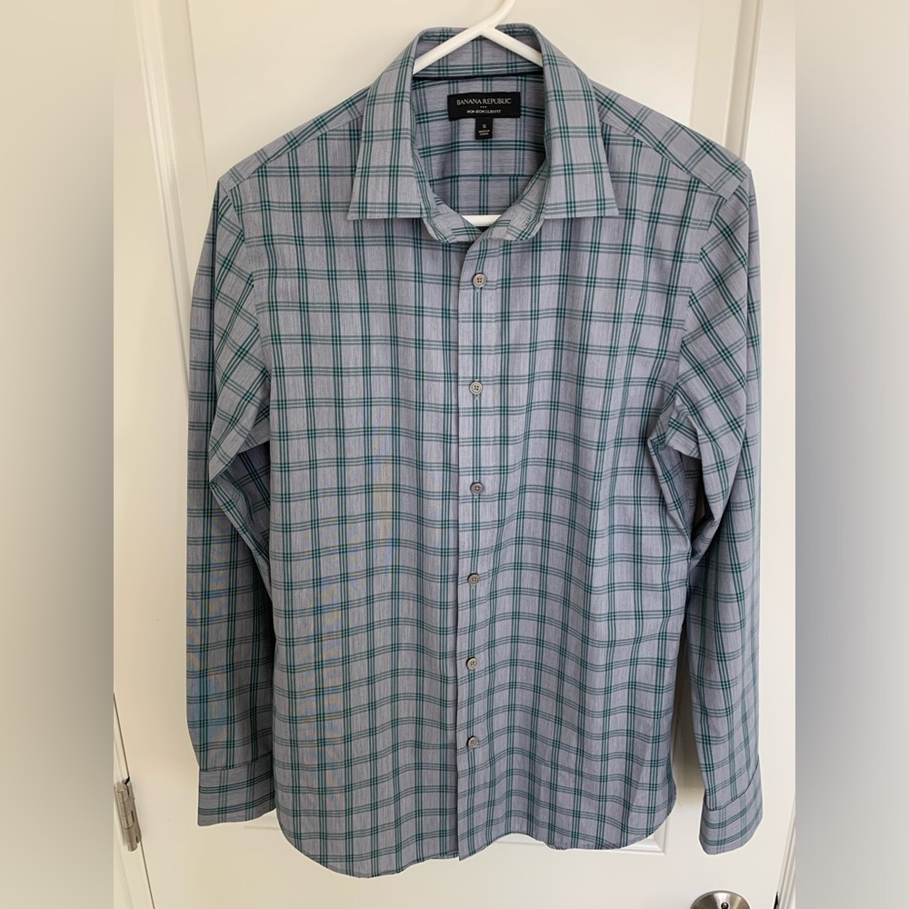Men’s Banana Republic green checkered slim fit button down shirt